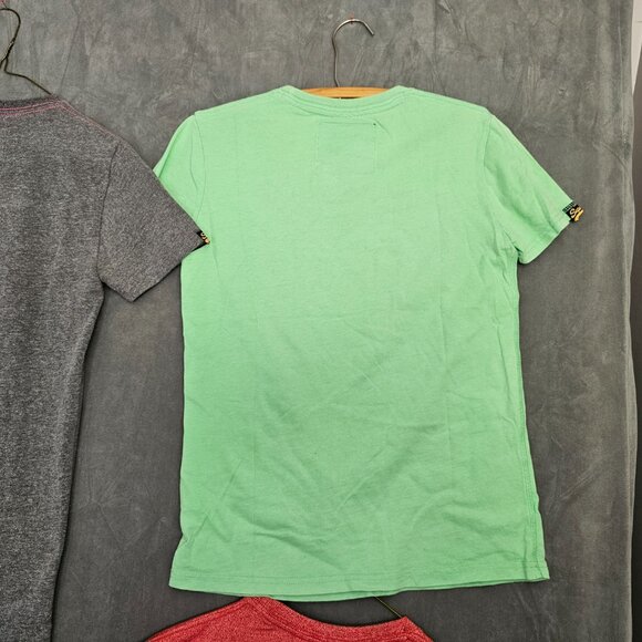 Superdry Women's Shirt Lot Size S Short Sleeve Crew Neck Graphic Tee  A5-28 - Picture 9 of 9